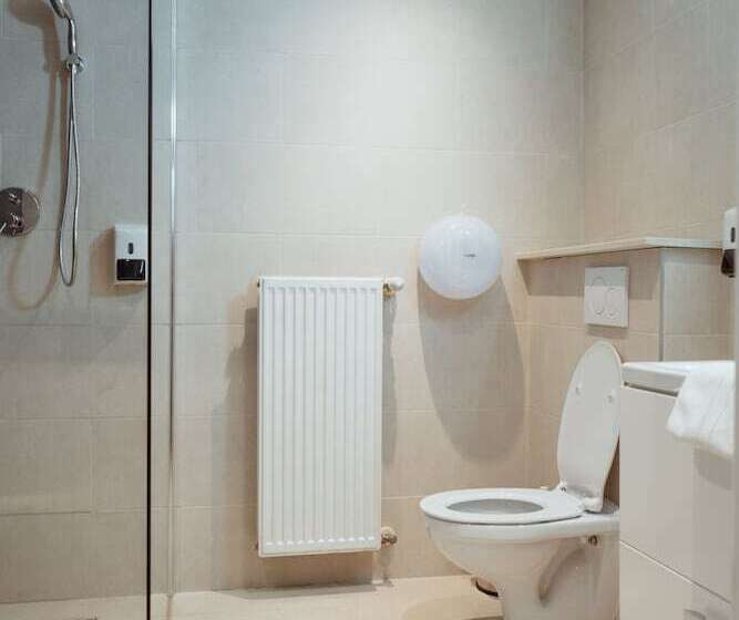 Habitació Triple Estàndard, Le Centenaire Brussels Expo