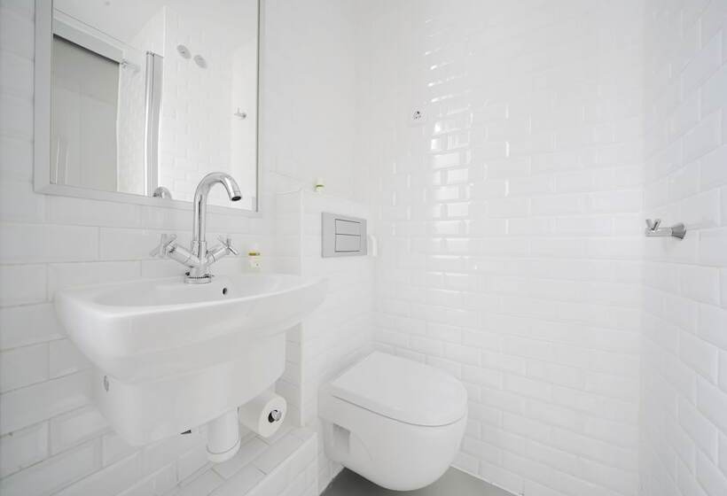 اتاق استاندارد یک نفره, Numa I Script