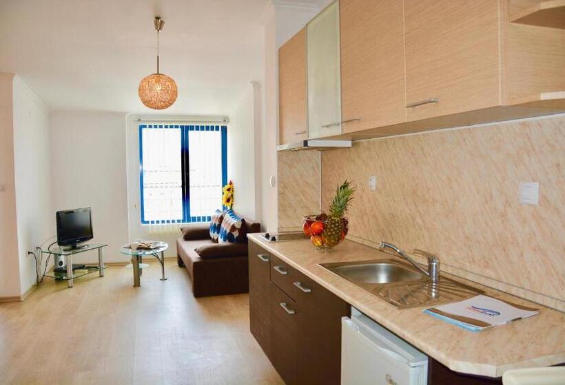 Студия Стандарт, Rainbow 1 Holiday Complex