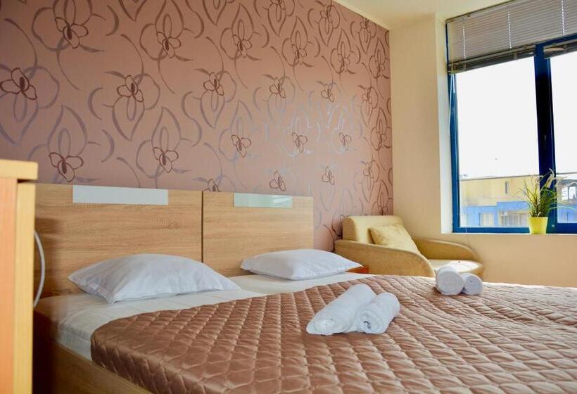 エコノミールーム, Rainbow 1 Holiday Complex