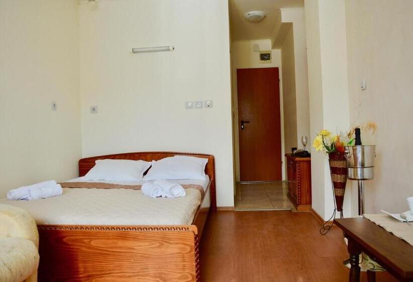 エコノミールーム, Rainbow 1 Holiday Complex