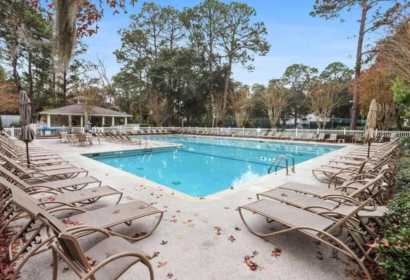 Апартаменты 2 Спальни, 5 Stars Peaceful Condo   7 Min Walk To The Beach
