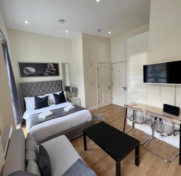 إستوديو ديلوكس, Gloucester Place   Baker Street