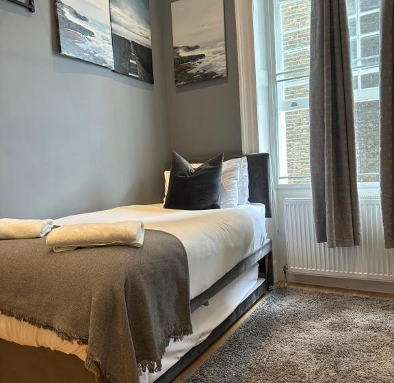 标准工作室, Gloucester Place   Baker Street