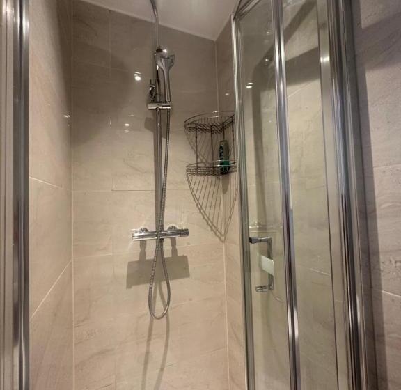 إستوديو ديلوكس, Gloucester Place   Baker Street