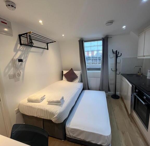 标准工作室, Gloucester Place   Baker Street