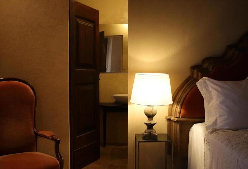 סוויטה דלוקס, Castello Di Viano