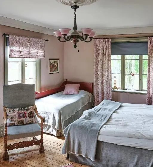 スタンダードトリプルルーム, Lydde Gård
