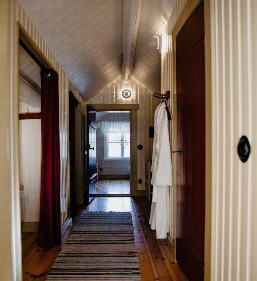 Хижина, Lydde Gård