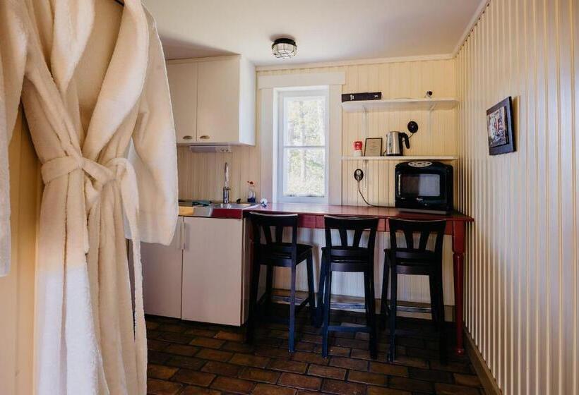 Хижина, Lydde Gård