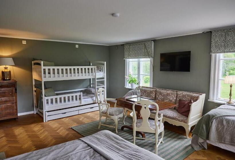 Семейный Номер, Lydde Gård