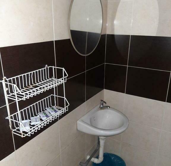 标准单人间, Sri Bahau