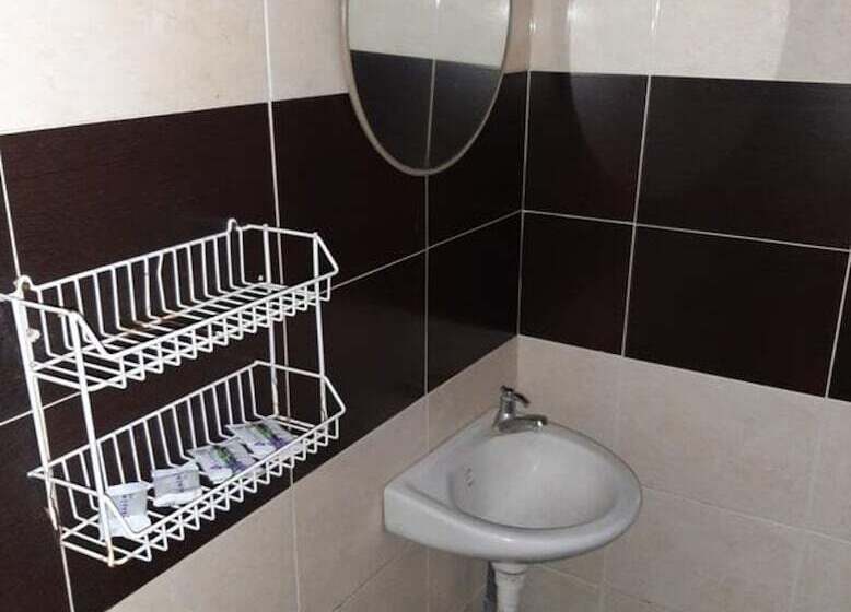 标准间, Sri Bahau