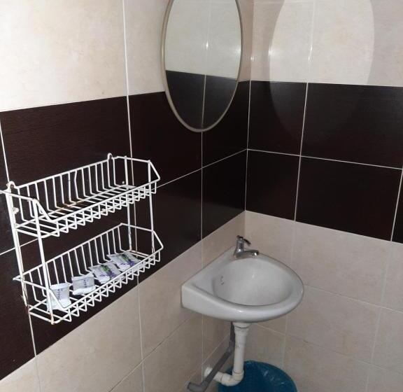 豪华三人间, Sri Bahau