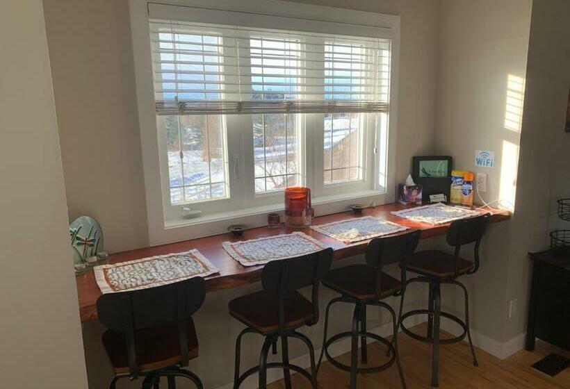 جناح مزود بجاكوزى, Dragonfly Inn Loft Suite