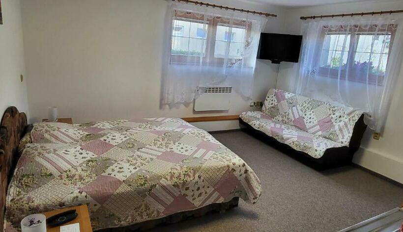 Номер Стандарт Трехместный, Privat Nika