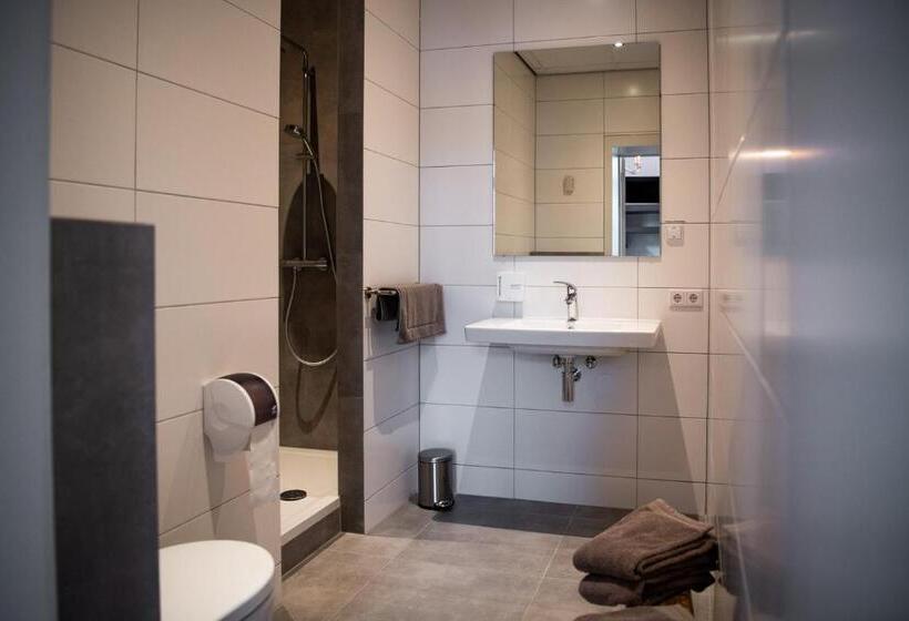 اتاق لوکس با بالکن, Bnb Prins Hendrik Venlo