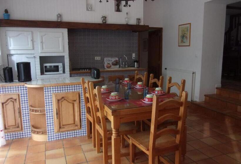 فيلا غرفة نوم واحدة مع مسبح, Cheztitoine