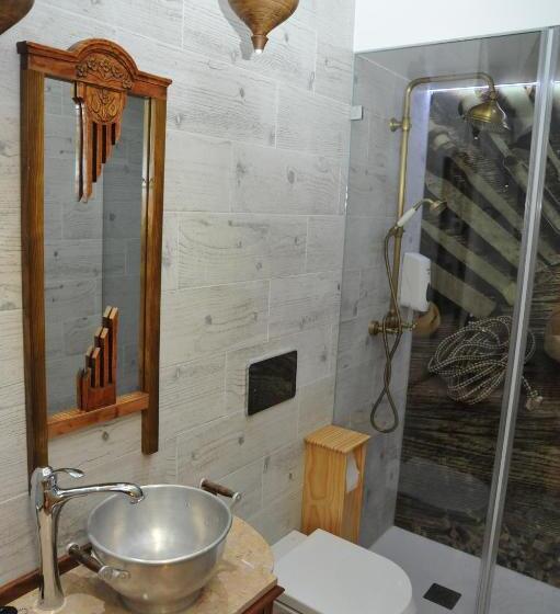 Номер Стандарт, Hostel O Torneiro