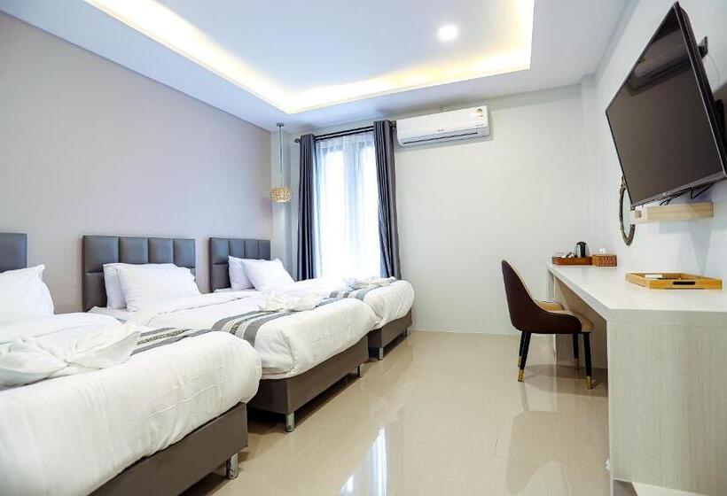 スタンダードトリプルルーム, Worachat Boutique