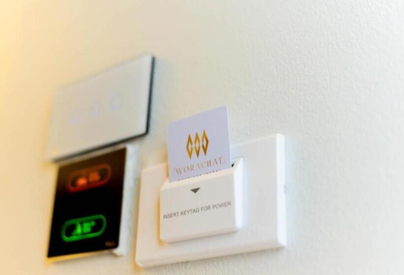 デラックスルーム, Worachat Boutique