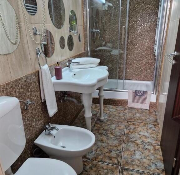 Quarto Estandar, Vila Sara
