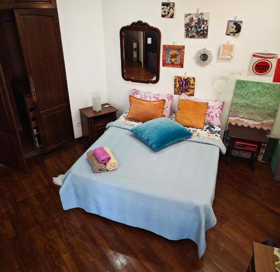 اتاق استاندارد با سرویس بهداشتی مشترک, Casa Compartida Weyler