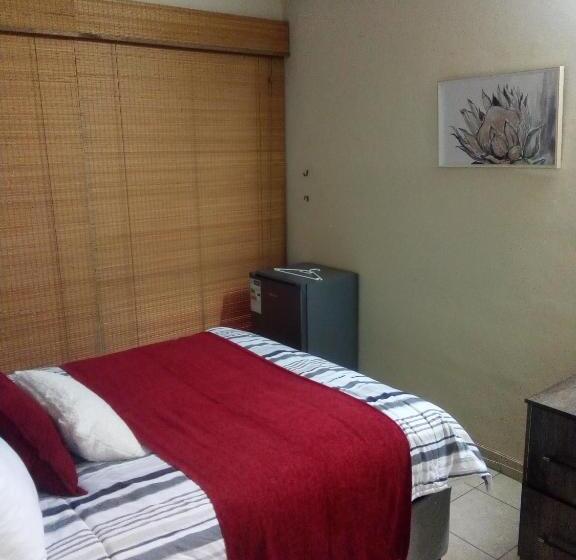 חדר אקונומי, Lee Gardens