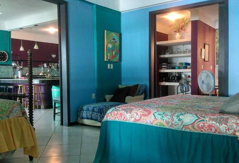 جناح عائلي, Agaveblue