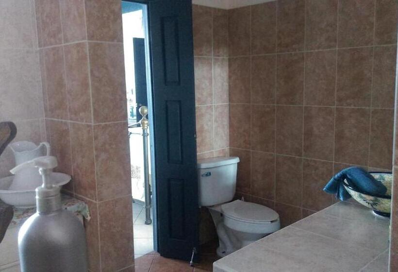 جناح عائلي, Agaveblue