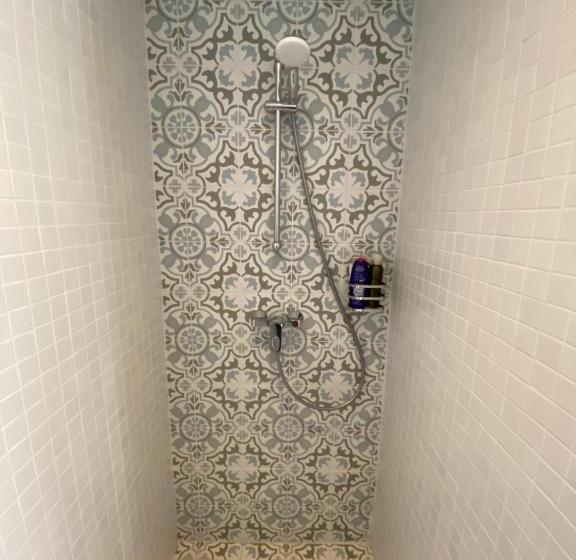 סטודיו סטנדרט עם מרפסת, Gastenverblijf  T Einde Sfeer   Privé Terras   Airco