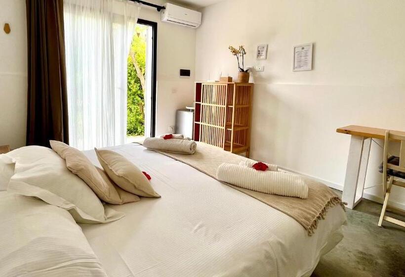 Standard Szoba King Size Bed, Mayana Sicily   The Suites