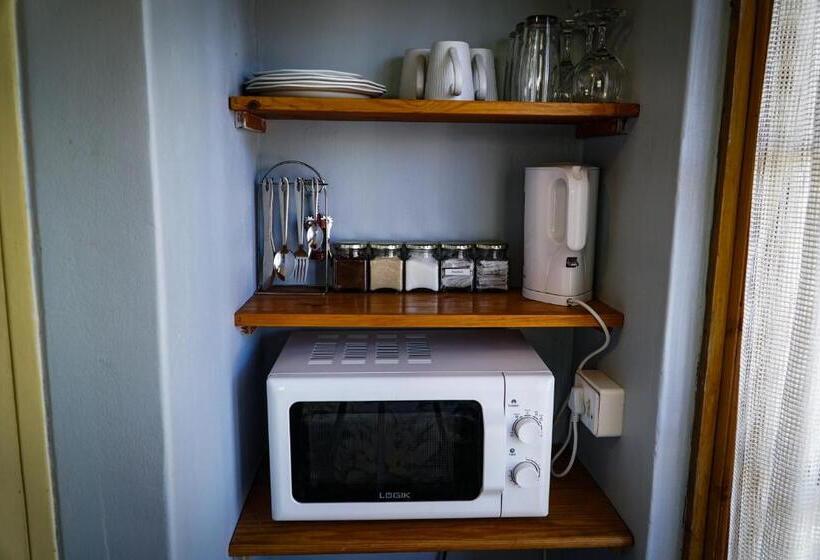 Economy Triple Room, Outentique Accommodation