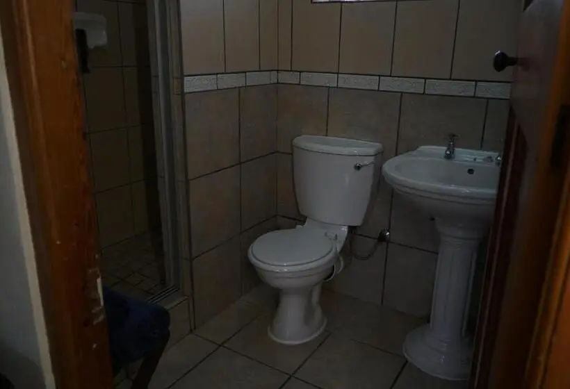 スタンダード4人部屋, Outentique Accommodation