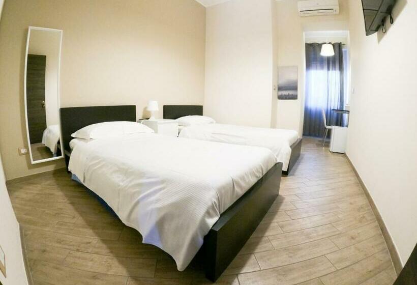 Pokój Standard, Policlinico Room