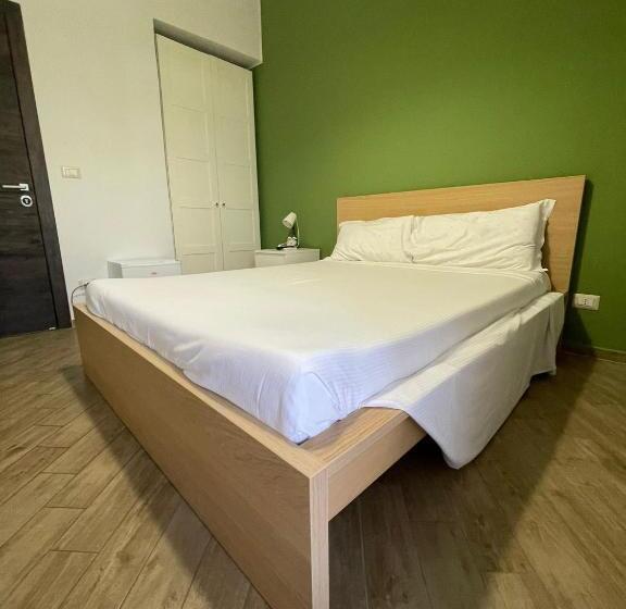 Pokój Czteroosobowy Standard, Policlinico Room