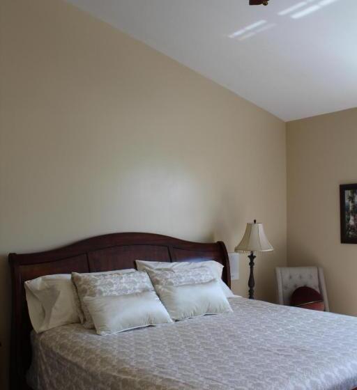 غرفة ديلوكس سرير كينج, Swallow Cove