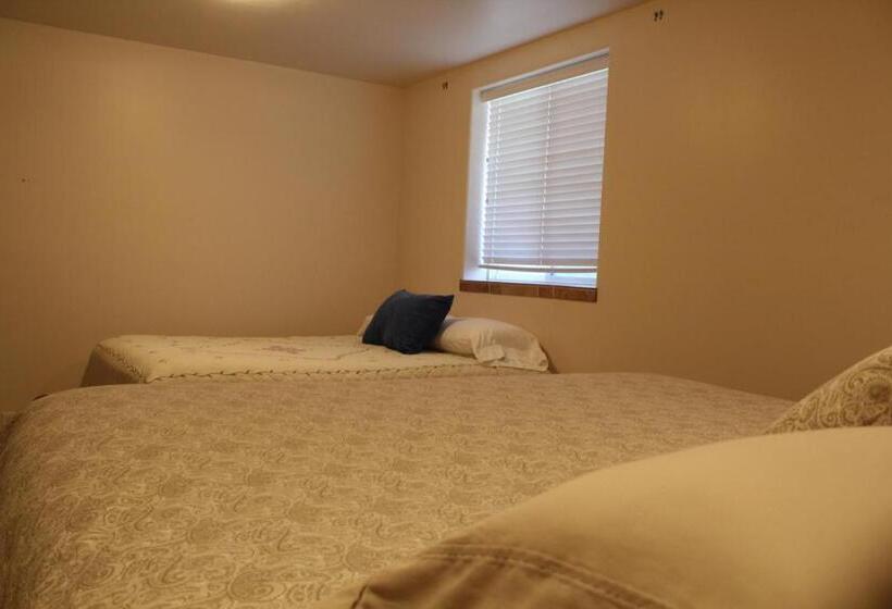 جناح عائلي, Swallow Cove