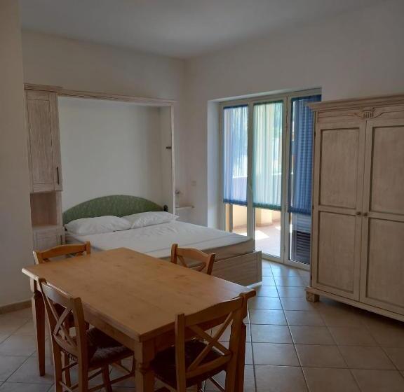 标准工作室, Il Roseto