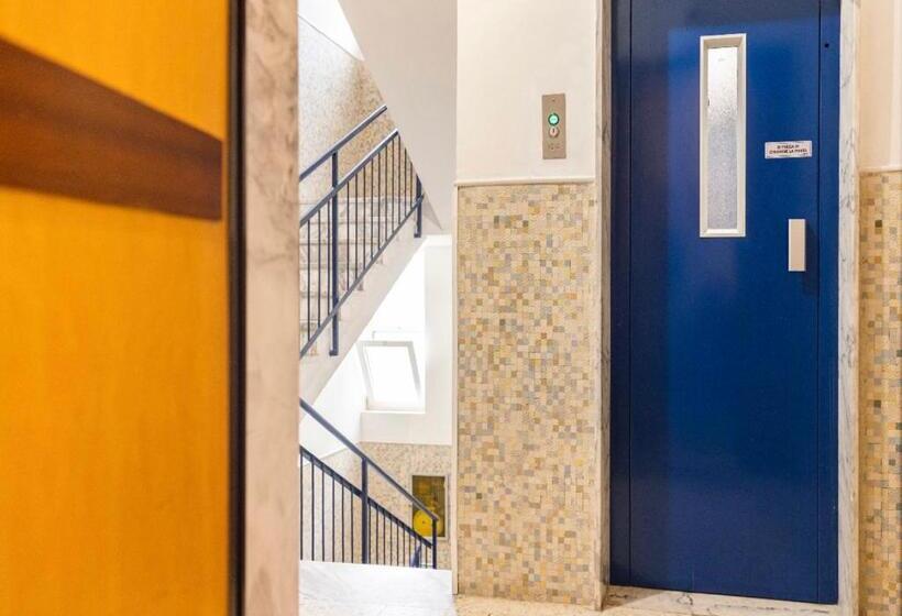 اتاق لوکس با بالکن, Capruzzi Guest House