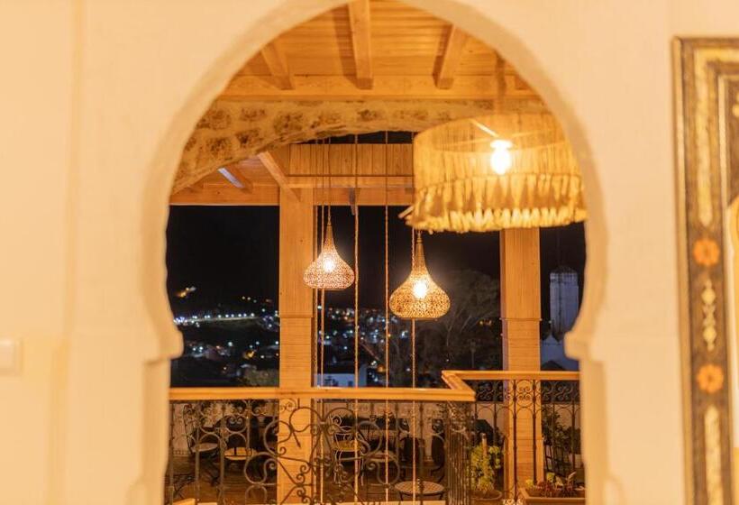 اتاق لوکس با بالکن, Riad Nila