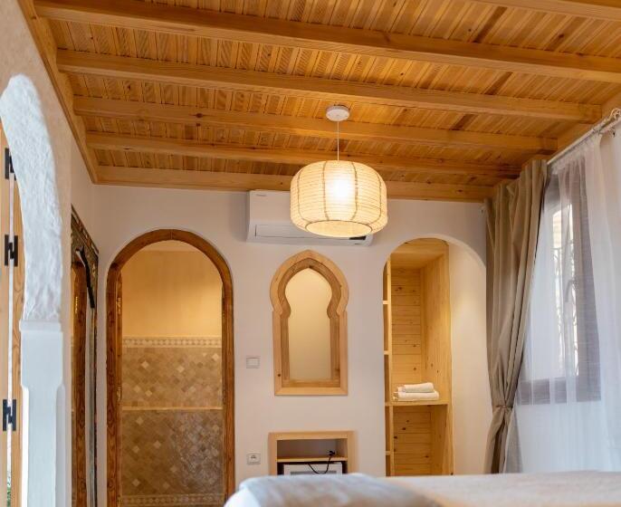 اتاق لوکس با بالکن, Riad Nila