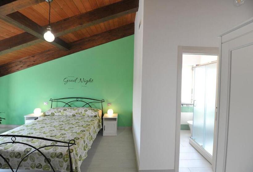 חדר סטנדרט לארבעה, B&b Cascina Fiorita