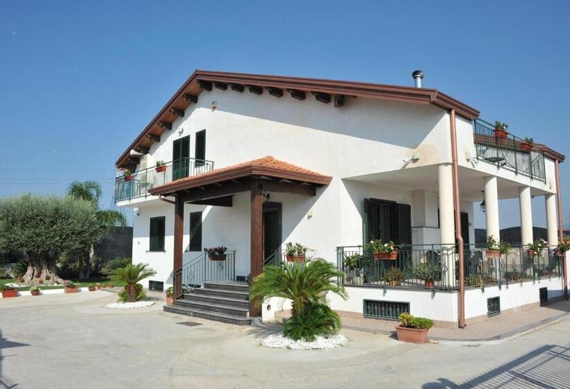 חדר סטנדרט לארבעה, B&b Cascina Fiorita