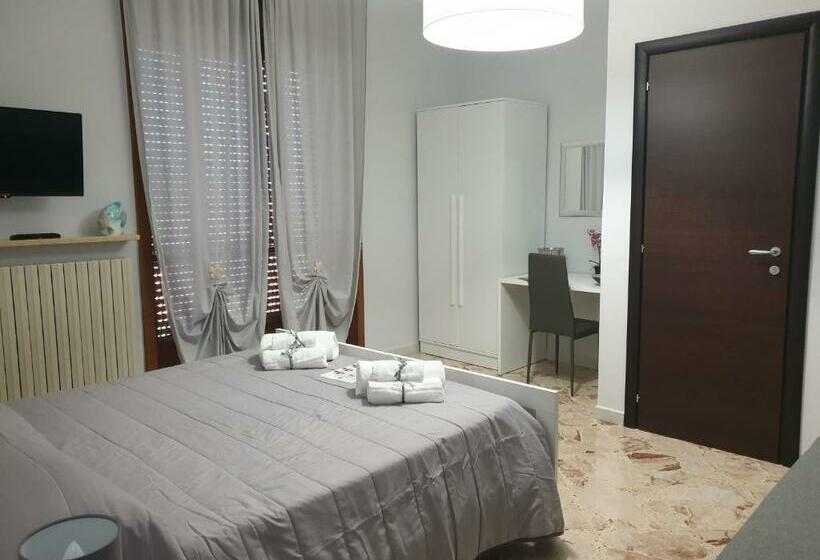 غرفة قياسية مزوَّدة بشُرفة, B&b Dei Rota Affittacamere Mercato San Severino Salerno