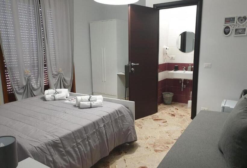 غرفة قياسية مزوَّدة بشُرفة, B&b Dei Rota Affittacamere Mercato San Severino Salerno