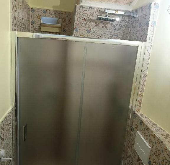 غرفة ديلوكس رباعية, C Era Una Volta..