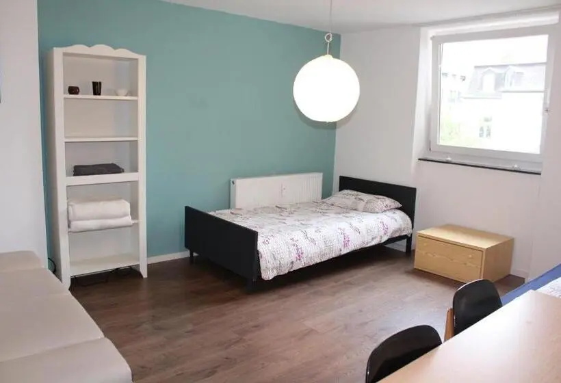 ベーシックトリプルルーム, Rooms In Shared House Saarbrucken Center