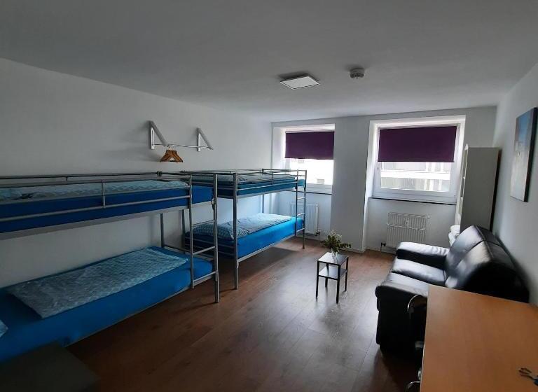 클래식 4인 룸, Rooms In Shared House Saarbrucken Center