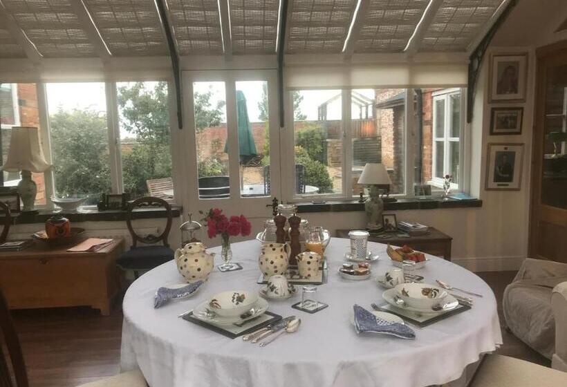 ガーデンビュースイート, The Gardens